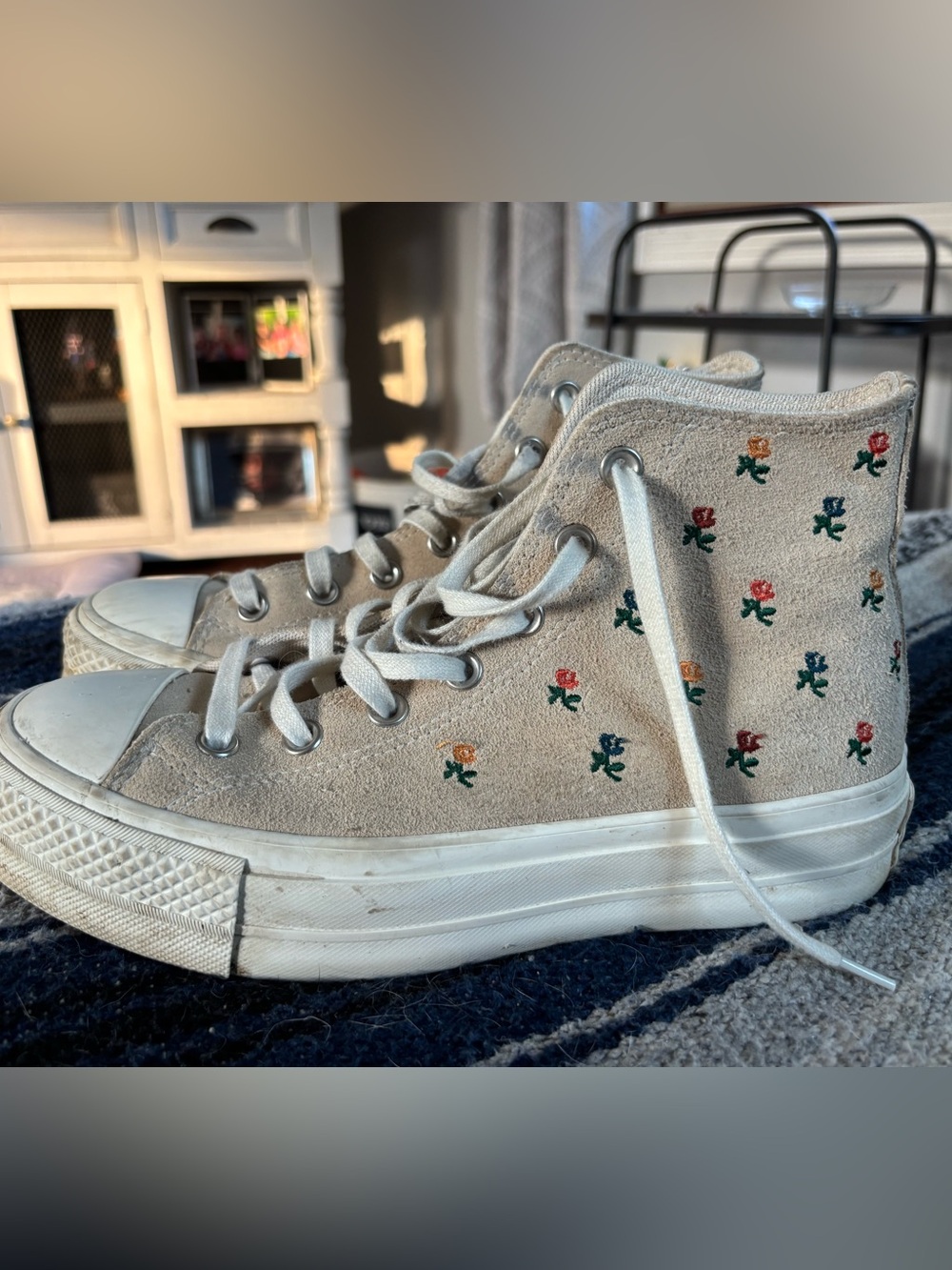 Converse Beige High Top Sneakers with Floral Embroidery - Picture 2 of 10